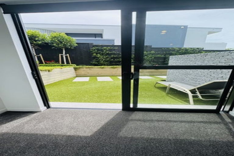 Photo of property in 1/324 Beach Road, Campbells Bay, Auckland, 0630