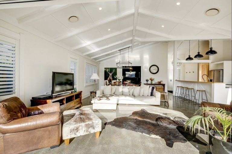 Photo of property in 18 Reynolds Road, Havelock North, 4130