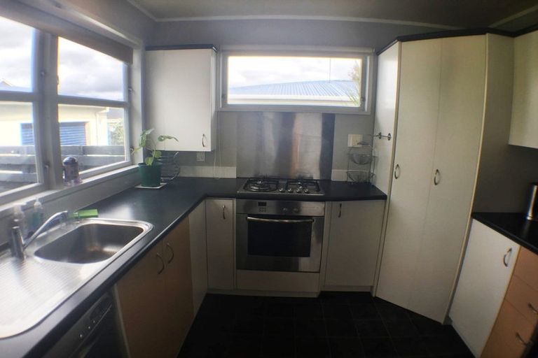 Photo of property in 5 Jones Place, Highbury, Palmerston North, 4412