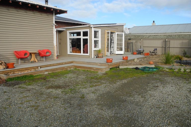 Photo of property in 22 Timaru Road, Waimate, 7924