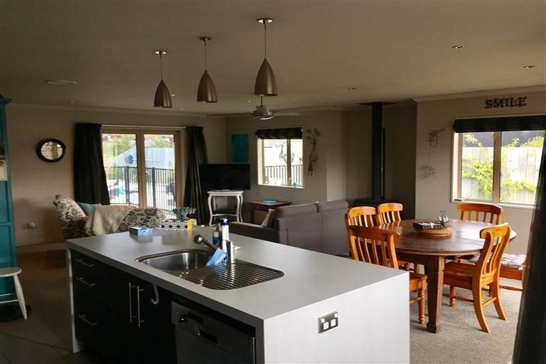 Photo of property in 2 Ash Avenue, Albert Town, Wanaka, 9305