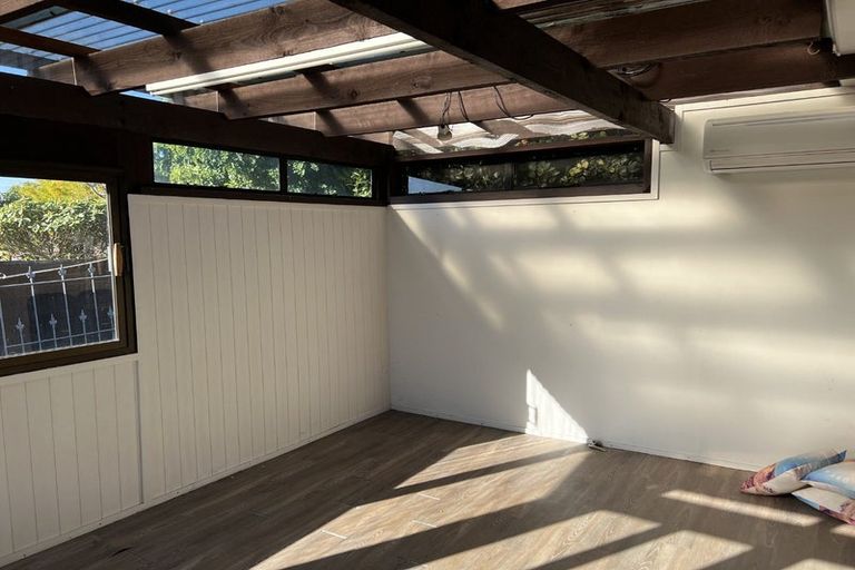 Photo of property in 11 Dunster Street, Burnside, Christchurch, 8053