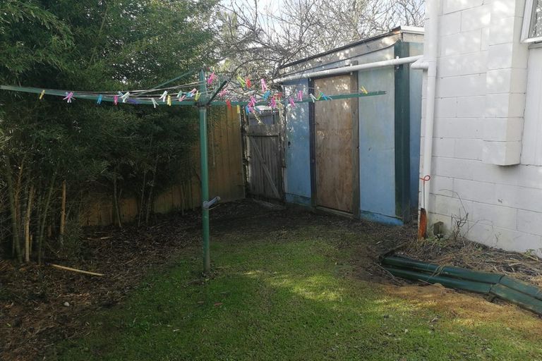 Photo of property in 2/60 Clayburn Road, Glen Eden, Auckland, 0602