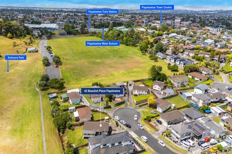 Photo of property in 42 Beaufort Place, Papatoetoe, Auckland, 2025