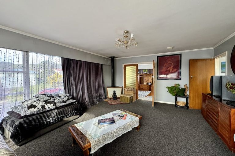 Photo of property in 16 Ernest Street, Ranui, Porirua, 5024