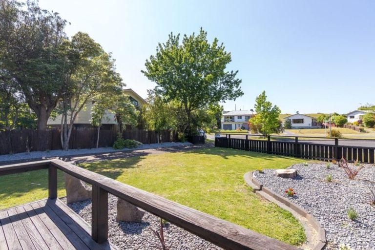 Photo of property in 2 Swan Close, Richmond Heights, Taupo, 3330