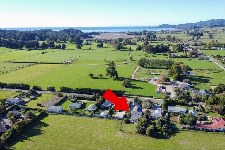 Photo of property in 382 Abel Tasman Drive, Motupipi, Takaka, 7183