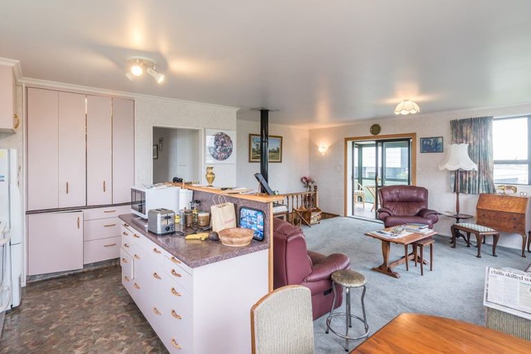 Photo of property in 5 Mahoe Street, Otaki Beach, Otaki, 5512