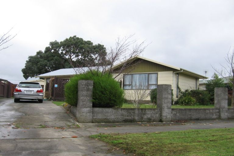 Photo of property in 27 Hillcrest Drive, Kelvin Grove, Palmerston North, 4414