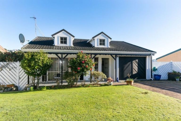 Photo of property in 54 Leeward Drive, Whitby, Porirua, 5024