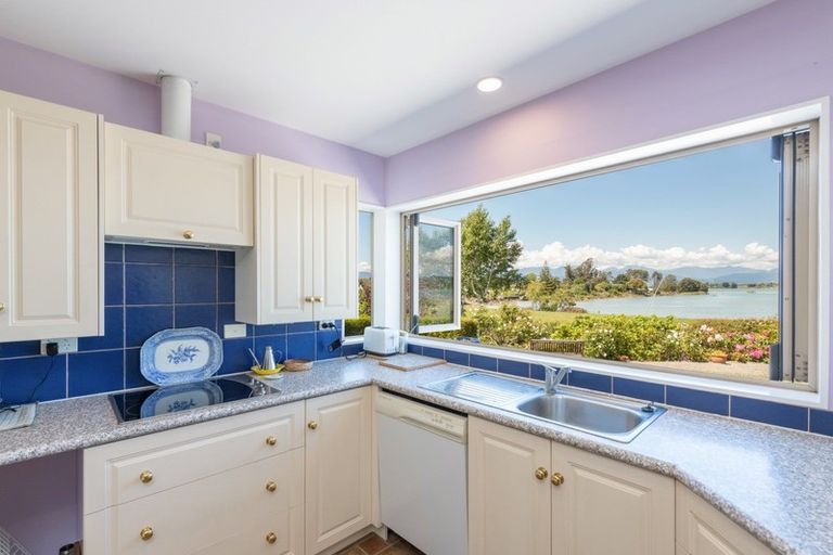 Photo of property in 8 Coutts Place, Mapua, 7005