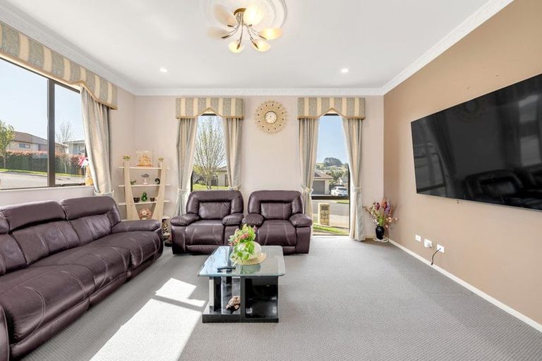 Photo of property in 26 Chateau Rise, Flat Bush, Auckland, 2016