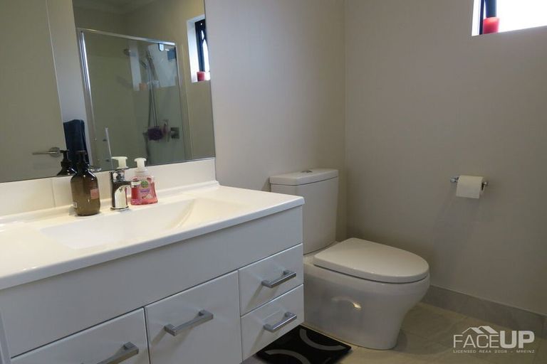 Photo of property in 91b Hobsonville Point Road, Hobsonville, Auckland, 0616