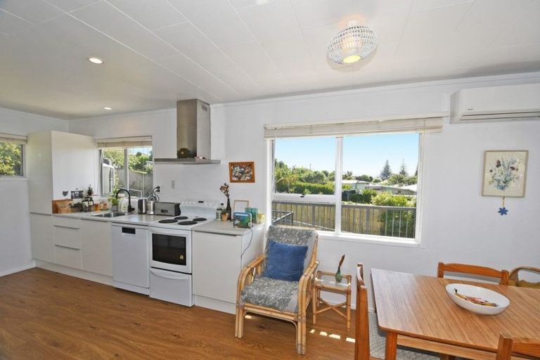 Photo of property in 44 Hauraki Road, Leigh, Warkworth, 0985