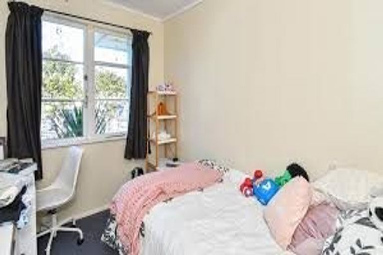 Photo of property in 18 Mcannalley Street, Manurewa East, Auckland, 2102