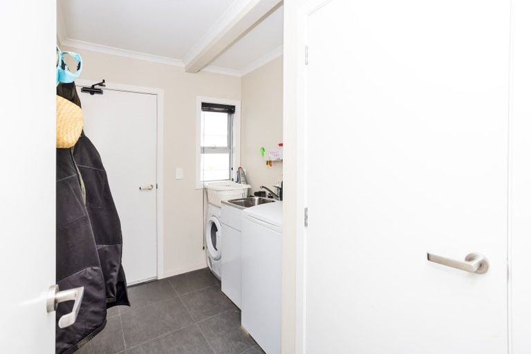 Photo of property in 21 Sunrise Drive, Seaward Bush, Invercargill, 9812