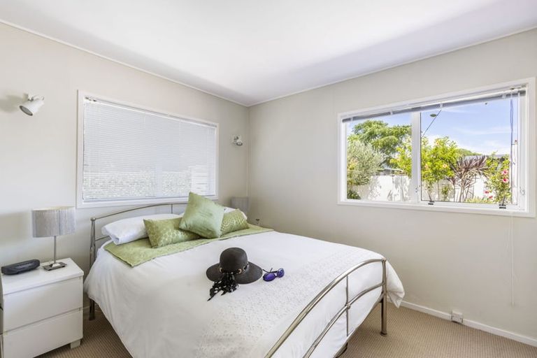 Photo of property in 100 Bramley Drive, Farm Cove, Auckland, 2012