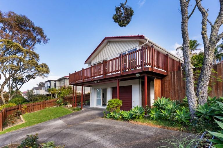 Photo of property in 20 Arosa Place, Forrest Hill, Auckland, 0620