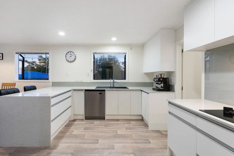 Photo of property in 76 Stanley Road, Glenfield, Auckland, 0629