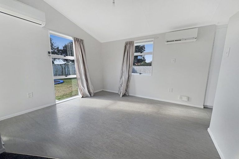Photo of property in 27 Morgan Crescent, Levin, 5510