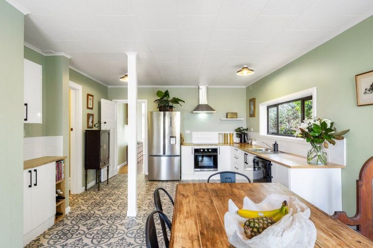 Photo of property in 13 Roslyn Road, Bluff Hill, Napier, 4110