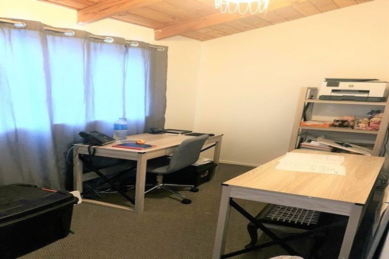 Photo of property in 6 Da Vinci Place, West Harbour, Auckland, 0618