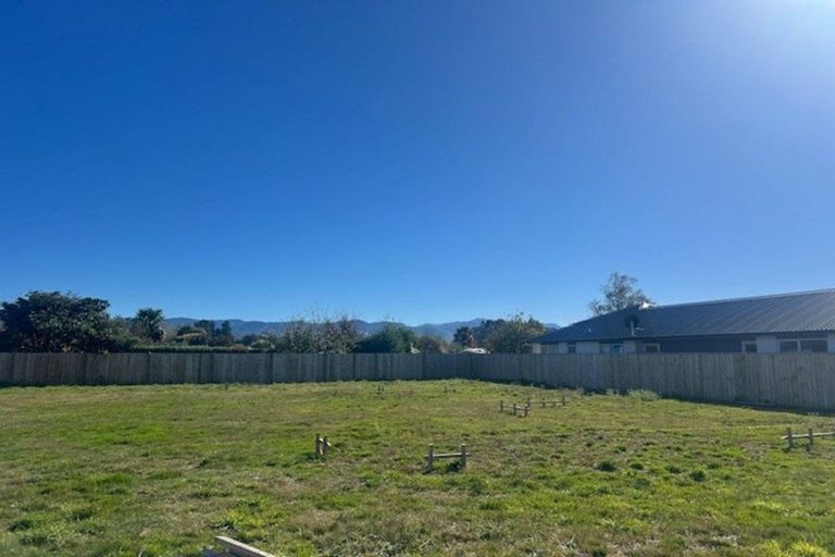 Photo of property in 6 Van Baarle Close, Carterton, 5713