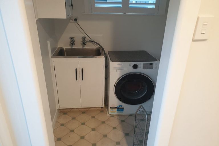 Photo of property in 237 The Esplanade, Petone, Lower Hutt, 5012