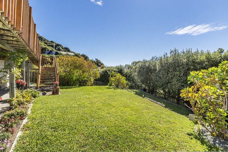 Photo of property in 14 Kenef Road, Paremata, Porirua, 5024