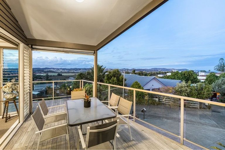 Photo of property in 3 Veronica Close, Red Beach, 0932