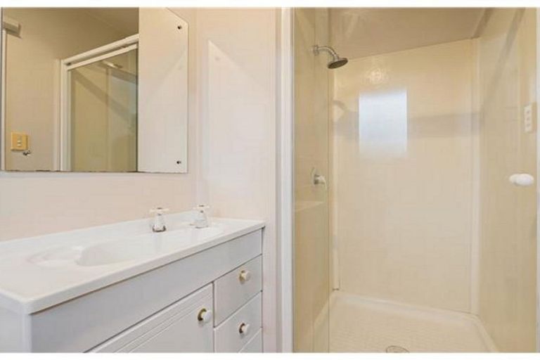 Photo of property in 16 Wrights Road, Addington, Christchurch, 8024