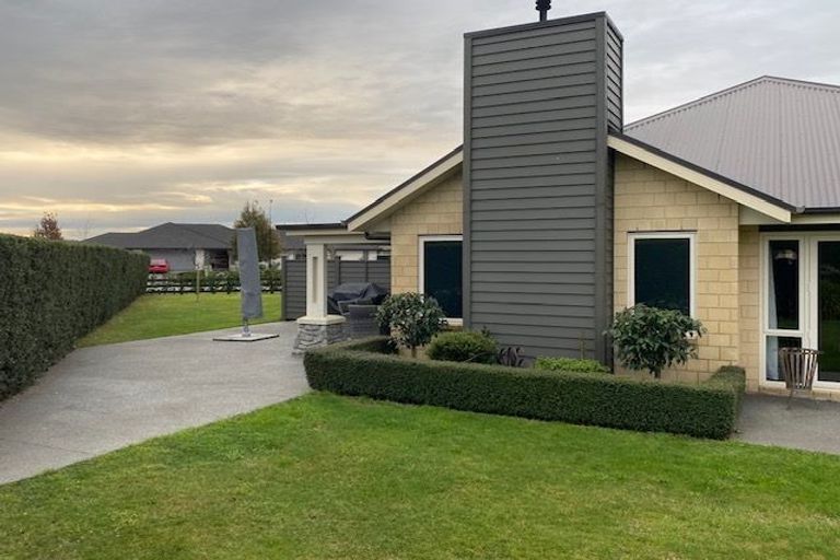 Photo of property in 8 Rossington Drive, West Melton, 7618