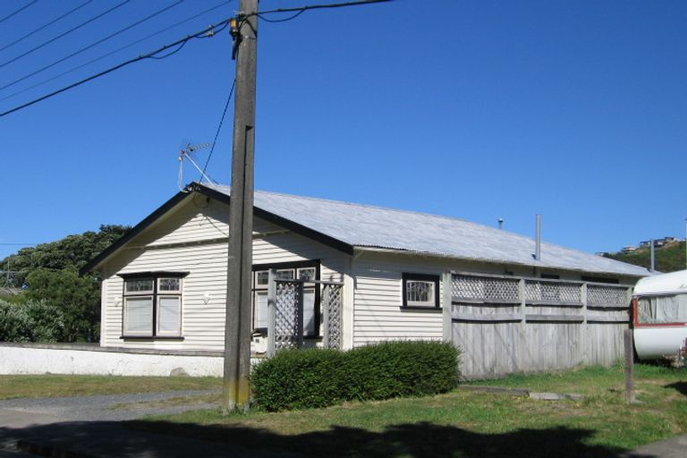 Photo of property in 90 Melbourne Road, Island Bay, Wellington, 6023