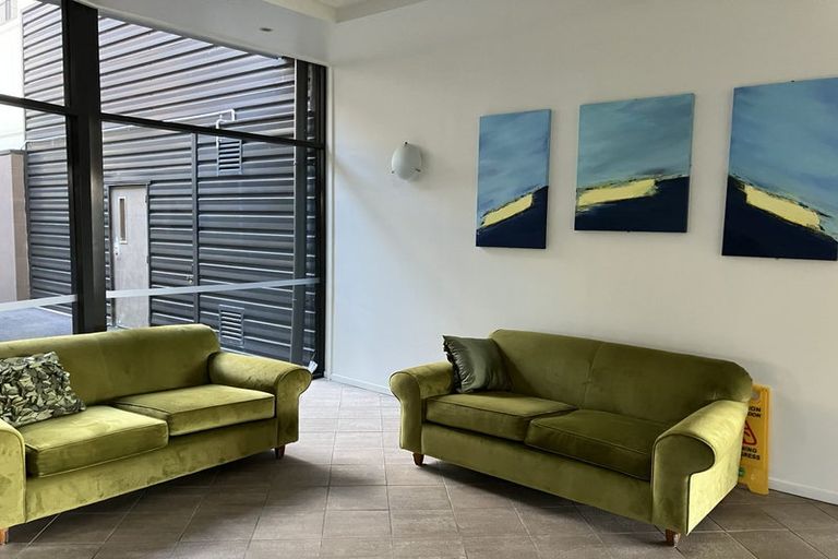 Photo of property in The Rennaissance, 13h/18 Ronwood Avenue, Manukau, Auckland, 2104