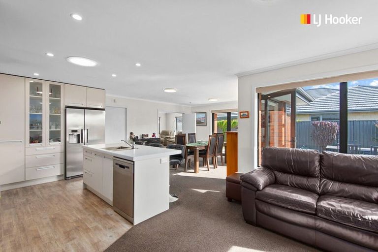 Photo of property in 12 Centre Street, Mosgiel, 9024