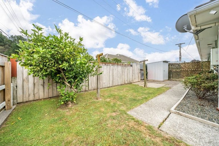 Photo of property in 2/15a Lane Street, Wallaceville, Upper Hutt, 5018