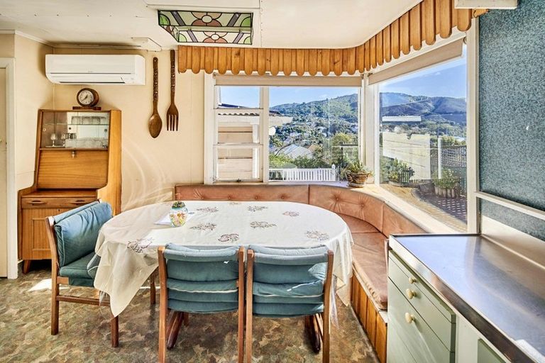 Photo of property in 30 Harbour View Road, Northland, Wellington, 6012