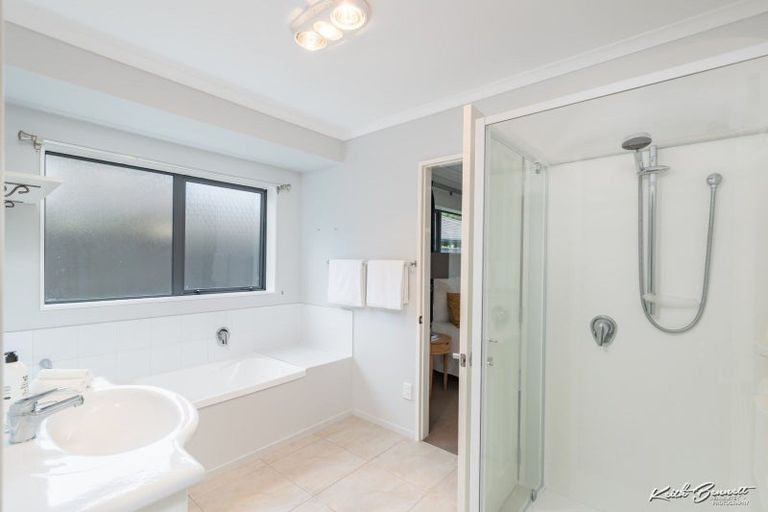 Photo of property in 4 Boleyn Close, Kingsley Heights, Upper Hutt, 5018