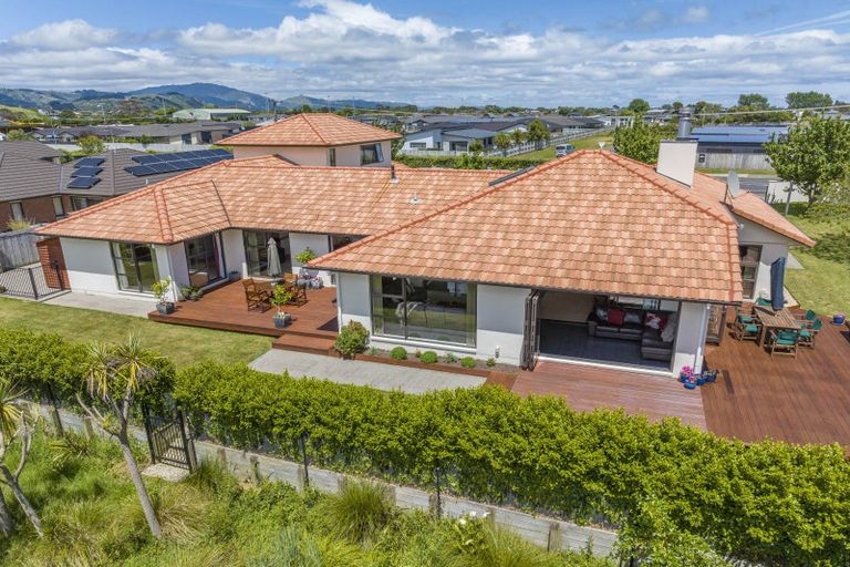 Photo of property in 177 Mazengarb Road, Paraparaumu, 5032