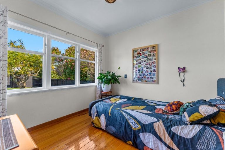 Photo of property in 39 Sherwood Avenue, Te Atatu South, Auckland, 0610