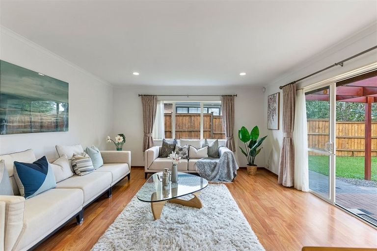 Photo of property in 9 Point View Link, East Tamaki Heights, Auckland, 2016
