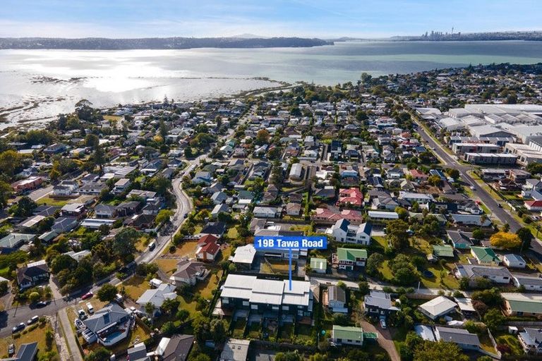Photo of property in 19d Tawa Road, Te Atatu Peninsula, Auckland, 0610