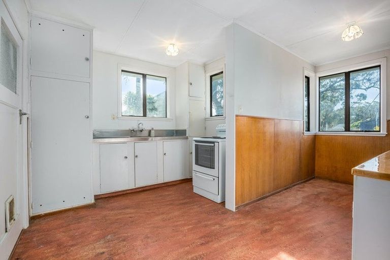 Photo of property in 24 Martin Street, Ranui, Porirua, 5024