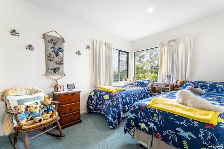 Photo of property in 16 Sunny Crescent, Huapai, Kumeu, 0810