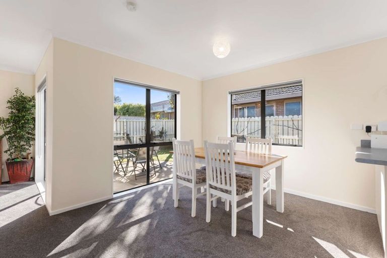 Photo of property in 2/172 Queen Street, Waiuku, 2123