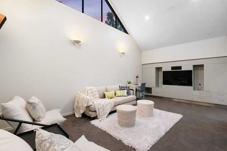 Photo of property in 105 Gladstone Road South, Dalmore, Dunedin, 9010