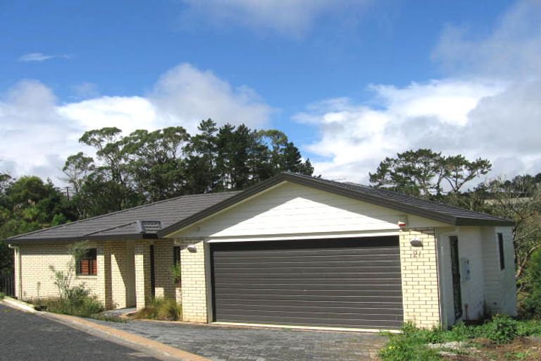 Photo of property in 21 Mckinley Road, Sunnyvale, Auckland, 0612