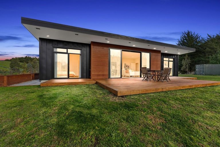 Photo of property in 22 Kristin Place, Manakau, Levin, 5573