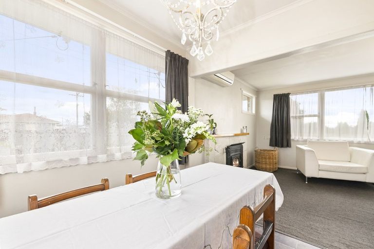 Photo of property in 15 Sunrise Avenue, Owhata, Rotorua, 3010