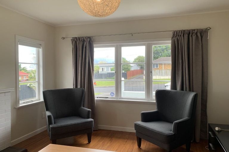 Photo of property in 1/38 Eastglen Road, Glen Eden, Auckland, 0602